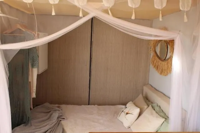 Micro House Apartment La Oliva