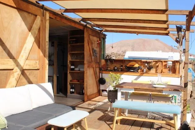 Micro House Apartment La Oliva